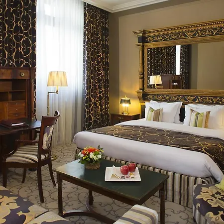 Hotel De La Cigogne Genève Buitenkant foto A room at the hotel